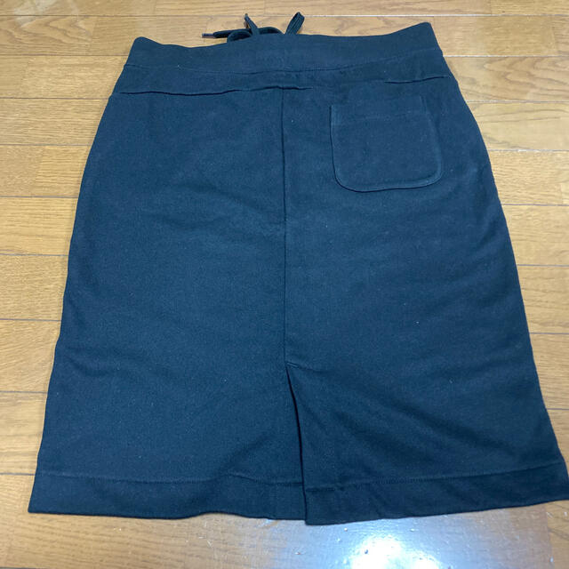UNIQLO(ユニクロ)のスウェットスカート　黒 レディースのスカート(ひざ丈スカート)の商品写真