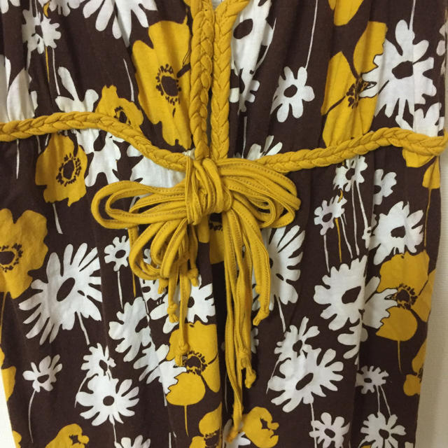 H&M(エイチアンドエム)の三つ編みタンクトップ花柄 レディースのトップス(タンクトップ)の商品写真