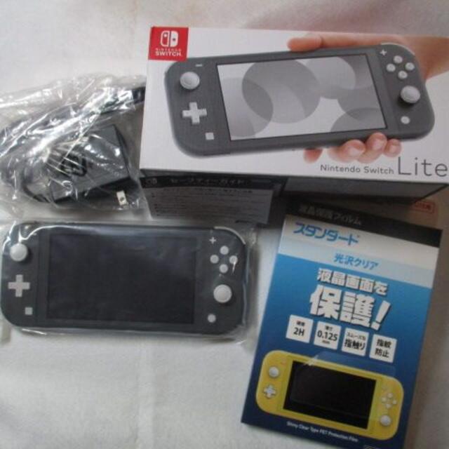 任天堂(ニンテンドウ)の【送料無料】Nintendo Switch Lite／本体／グレー【おまけ付き】 エンタメ/ホビーのゲームソフト/ゲーム機本体(携帯用ゲーム機本体)の商品写真