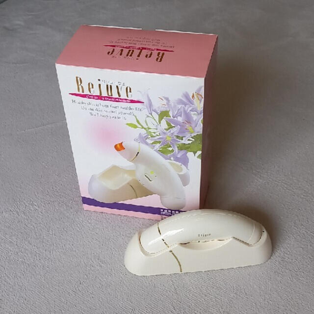 リジューヴェ スマホ/家電/カメラの美容/健康(フェイスケア/美顔器)の商品写真