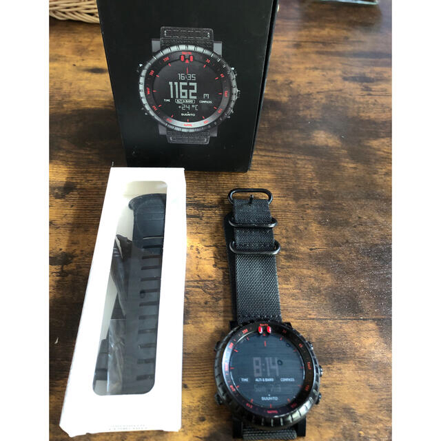 SUUNTO(スント)のSUUNTO CORE BLACK　RED メンズの時計(腕時計(デジタル))の商品写真