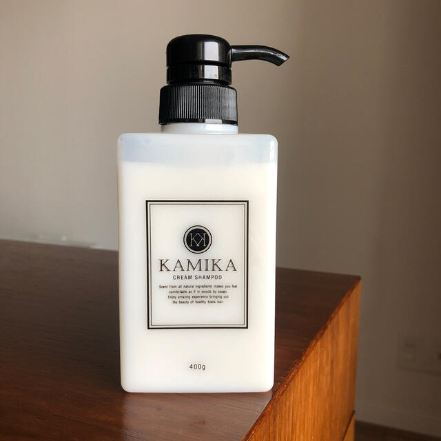 カミカ オールインワンクリームシャンプー KAMIKA 400gの通販 by shop｜ラクマ