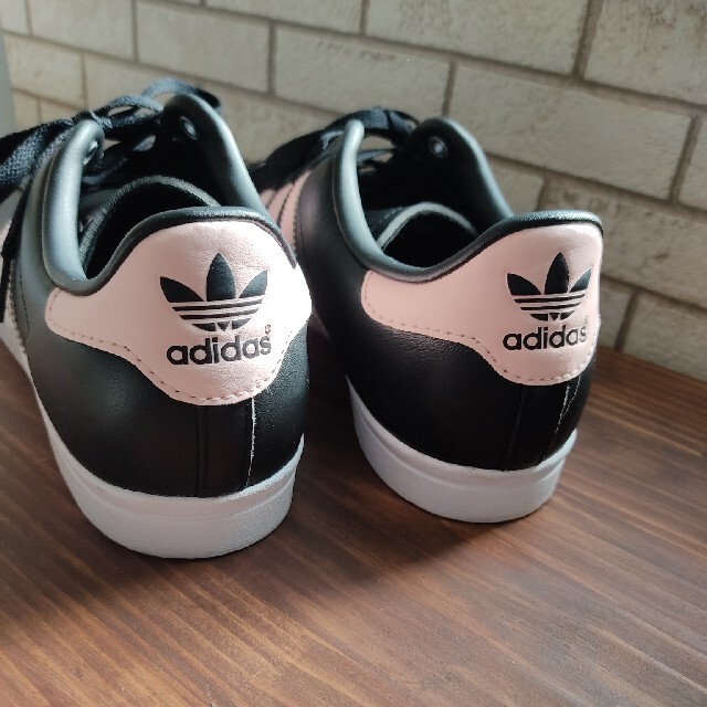 adidas(アディダス)の美品　アディダススニーカー　25 レディースの靴/シューズ(スニーカー)の商品写真