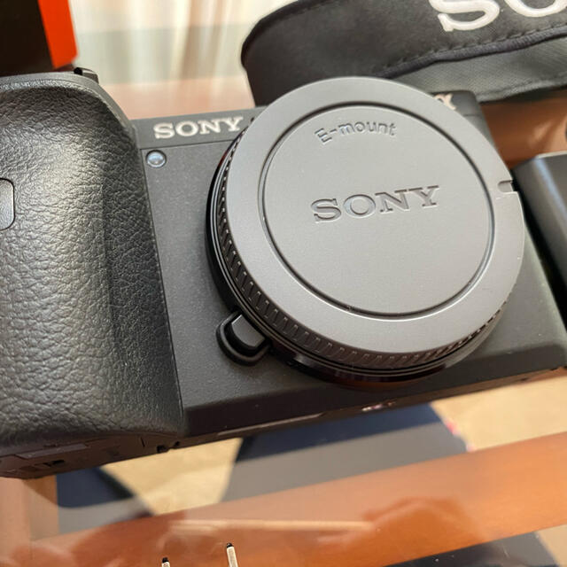 SONY(ソニー)の【専用】SONY α6600 スマホ/家電/カメラのカメラ(ミラーレス一眼)の商品写真