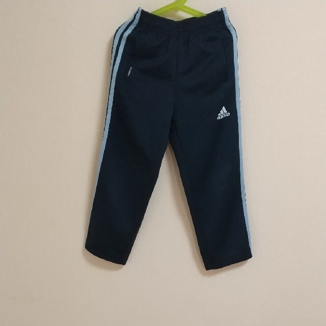 adidas(アディダス)の[値下げ]adidas ジャージ パンツ 120cm キッズ/ベビー/マタニティのキッズ服男の子用(90cm~)(パンツ/スパッツ)の商品写真