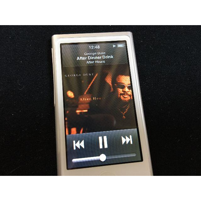 Apple iPod nano 第7世代 16GB シルバー スマホ/家電/カメラのオーディオ機器(ポータブルプレーヤー)の商品写真