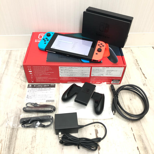 新型 Nintendo Switch ネオンブルー/ネオンレッド