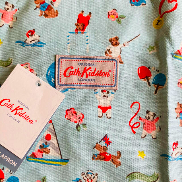 Cath Kidston(キャスキッドソン)のとうとう残り1着となりました！【新品】エプロン④ キャスキッドソン　 インテリア/住まい/日用品のキッチン/食器(その他)の商品写真