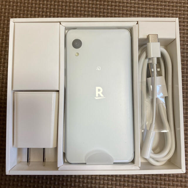 Rakuten(ラクテン)の新品未使用　rakuten mini 白 スマホ/家電/カメラのスマートフォン/携帯電話(スマートフォン本体)の商品写真