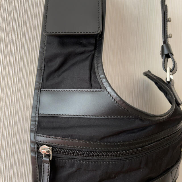 Salvatore Ferragamo(サルヴァトーレフェラガモ)のSalvatore Ferragamo メンズショルダーバッグ メンズのバッグ(ショルダーバッグ)の商品写真