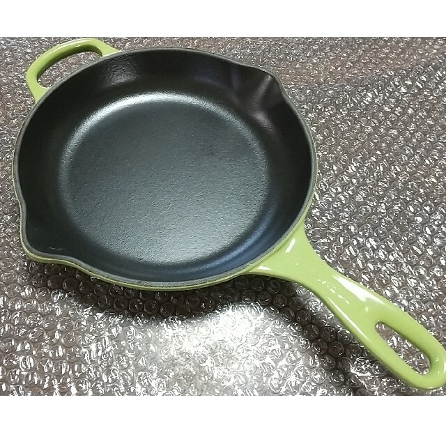 LE CREUSET - 専用!ルクルーゼスキレット23 グリーン緑色の通販 by Cem ...