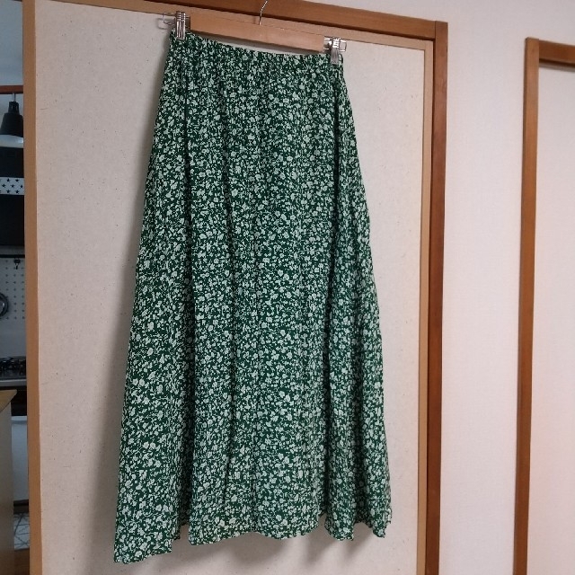 アーバンリサーチDOORS 緑 小花柄レーヨンスカート