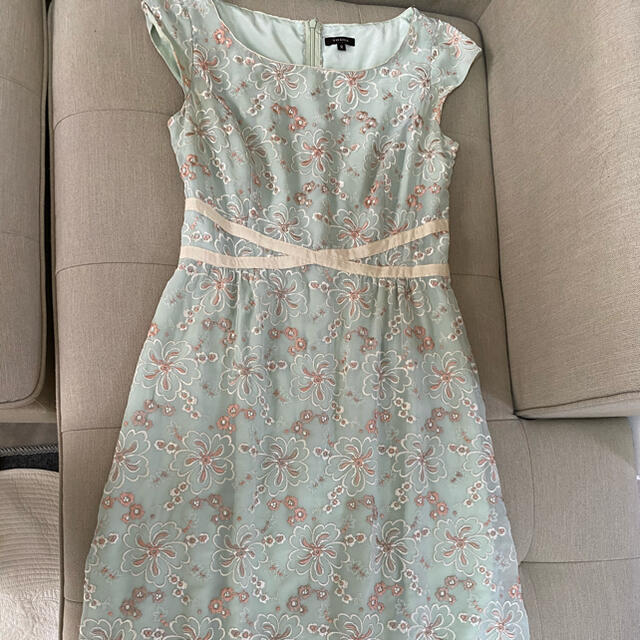 ★TOCCA 花柄刺繍ワンピース