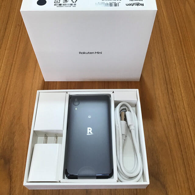 Rakuten(ラクテン)の楽天mini ブラック　新品未使用品 スマホ/家電/カメラのスマートフォン/携帯電話(スマートフォン本体)の商品写真