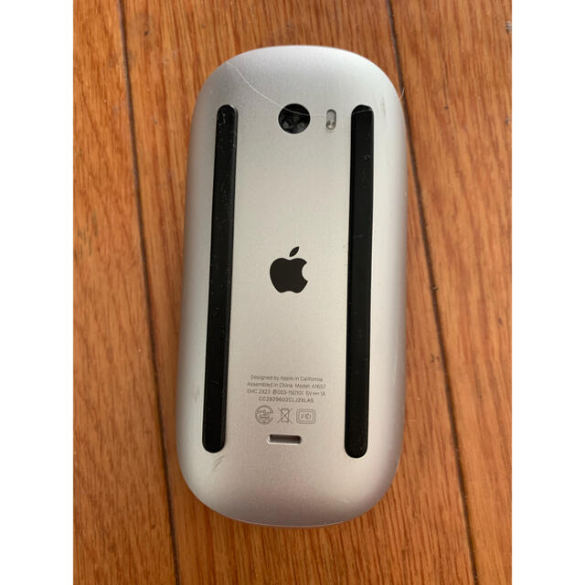 Mac (Apple)(マック)のMAC マウス MagicMouse2 シルバー 純正品 スマホ/家電/カメラのPC/タブレット(PC周辺機器)の商品写真