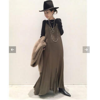 アパルトモンドゥーズィエムクラス(L'Appartement DEUXIEME CLASSE)の未使用　アパルトモン　Wash Maxi ワンピース　カーキ(ロングワンピース/マキシワンピース)