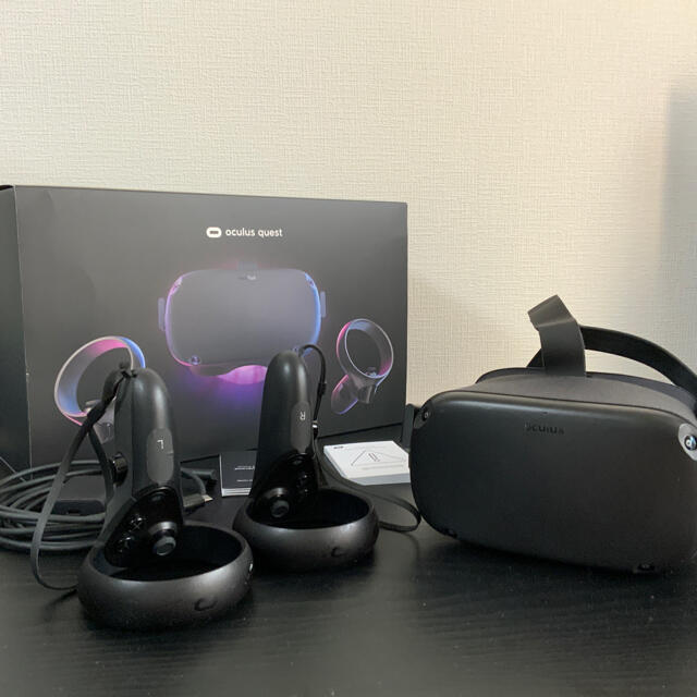 oculus quest 64GB エンタメ/ホビーのゲームソフト/ゲーム機本体(家庭用ゲーム機本体)の商品写真