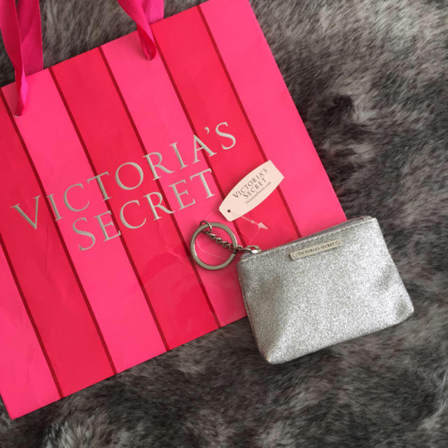 Victoria's Secret(ヴィクトリアズシークレット)のビクシーコインケース、パスモ入れ、名刺入れ♡ レディースのファッション小物(名刺入れ/定期入れ)の商品写真