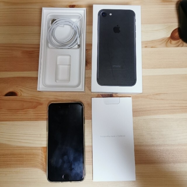 iPhone 7 Black 32 GB au　simフリー