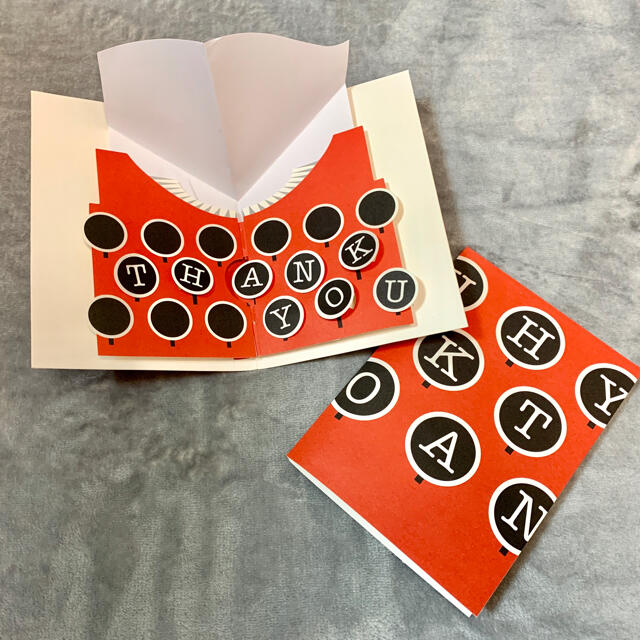MOMA(モマ)の【送料込】2枚set 　ロバート・サブダ　サンキュー　ポップアップカード ハンドメイドの文具/ステーショナリー(カード/レター/ラッピング)の商品写真