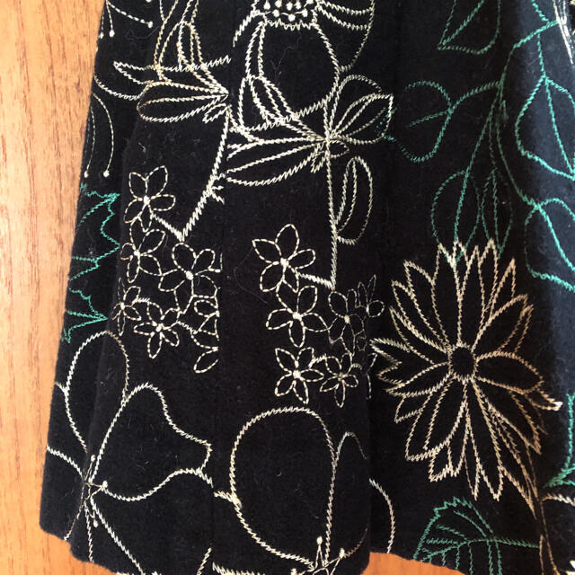 Jocomomola(ホコモモラ)のホコモモラ　セミフレアスカート レディースのスカート(ひざ丈スカート)の商品写真