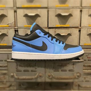 ナイキ(NIKE)の【28cm 新品未着用】nike エアジョーダン1 low university(スニーカー)