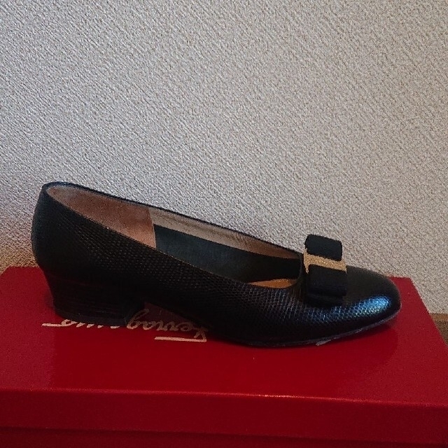 フェラガモ バラ パンプス 36(23.5cm) www.krzysztofbialy.com