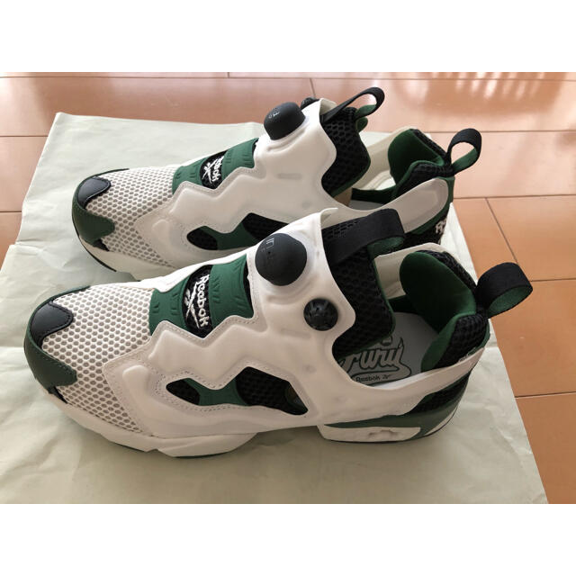 Reebok(リーボック)の(U)INSTAPUMP FURY OG NM メンズの靴/シューズ(スニーカー)の商品写真