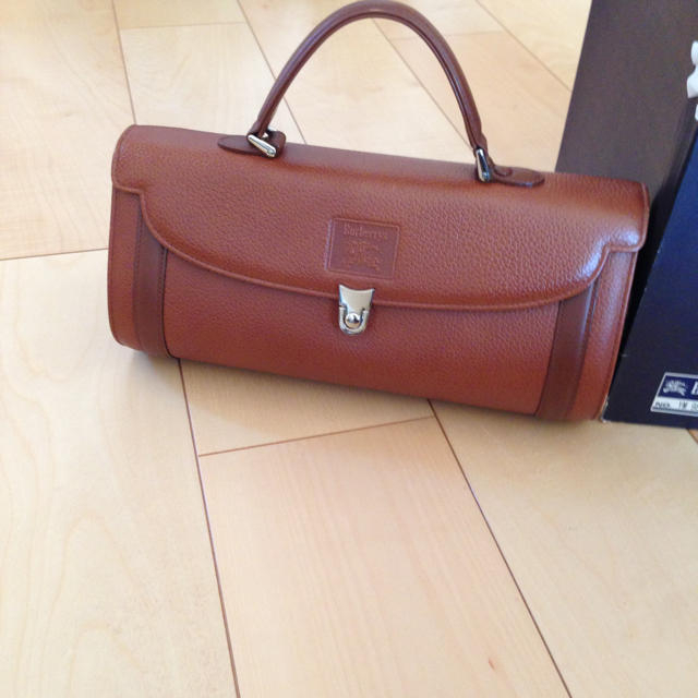 BURBERRY - バーバリーハンドバック