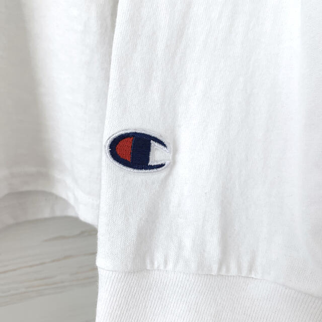 Champion(チャンピオン)のchampion 白　ロンT レディースのトップス(Tシャツ(長袖/七分))の商品写真