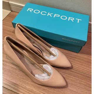 ロックポート(ROCKPORT)の新品未使用　ロックポート　7.5cm ベージュパンプス　22.5cm(ハイヒール/パンプス)