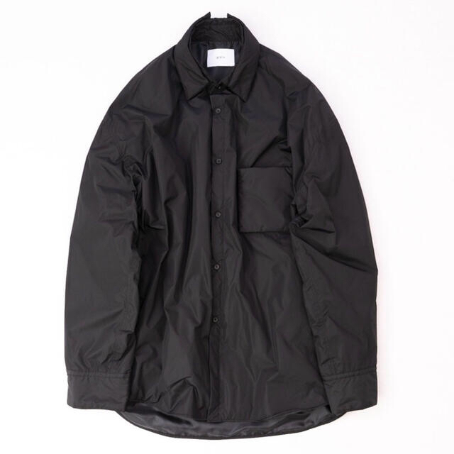 1LDK SELECT(ワンエルディーケーセレクト)のstein OVERSIZED PADDED SHIRT "BLACK" メンズのジャケット/アウター(ブルゾン)の商品写真