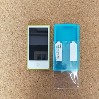アップル(Apple)のipod nano 第7世代　イエロー　シリコンカバー付き(ポータブルプレーヤー)