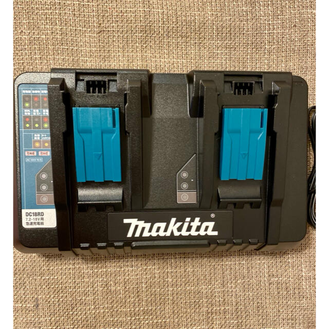 Makita(マキタ)のマキタ純正 2口急速充電器 DC18RD 新品未使用 スポーツ/アウトドアの自転車(工具/メンテナンス)の商品写真