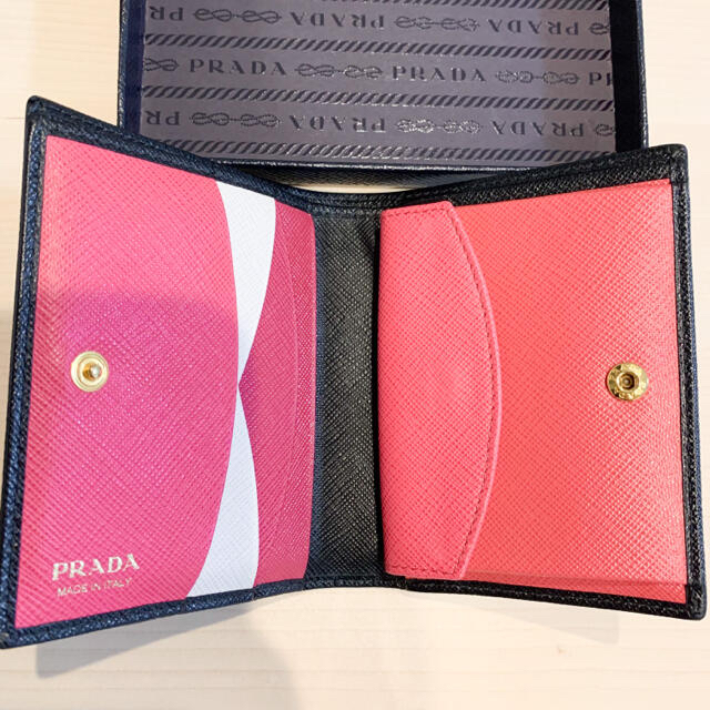 PRADA 二つ折財布