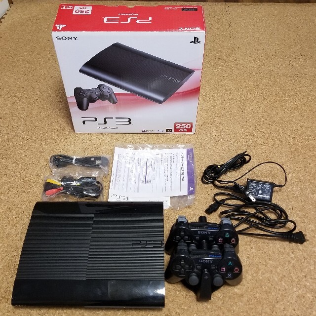 PlayStation3(プレイステーション3)のSONY PS3 本体 CECH-4000B 充電スタンドセット エンタメ/ホビーのゲームソフト/ゲーム機本体(家庭用ゲーム機本体)の商品写真