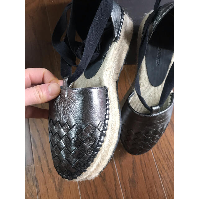 Bottega Veneta(ボッテガヴェネタ)の値段交渉可BOTTEGA  VENETA エスパドリーユ風リボン付きサンダル レディースの靴/シューズ(サンダル)の商品写真