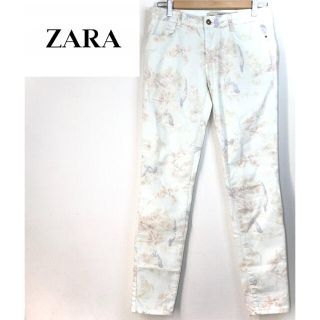 ザラ(ZARA)のZARA   花柄パンツ　ホワイト(カジュアルパンツ)