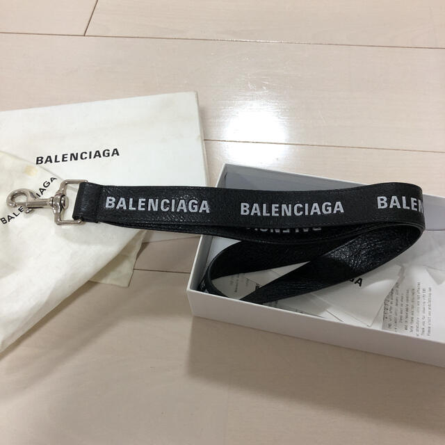 BALENCIAGAネックストラップ