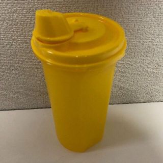 【新品未使用】Tupperware 容器（イエロー）送料無料(容器)