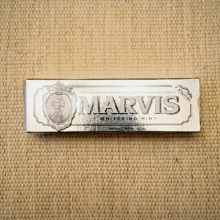 マービス(MARVIS)のMARVIS  ホワイト新品未開封 (歯磨き粉)