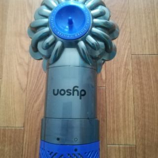 ダイソン(Dyson)のダイソン　SV 09  コードレスクリーナー　(掃除機)