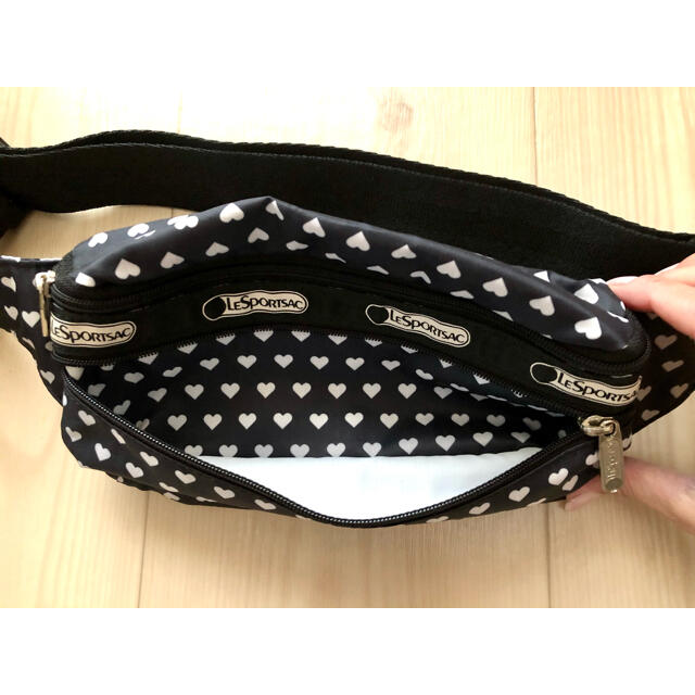 LeSportsac(レスポートサック)の新品 レスポートサック ウエストポーチ ボディバッグ 黒×白 ハート レディースのバッグ(ボディバッグ/ウエストポーチ)の商品写真