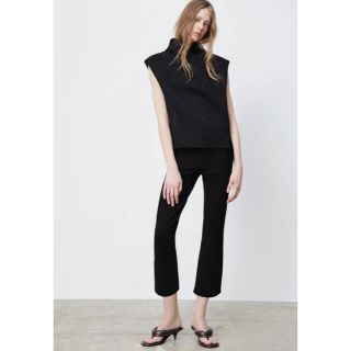 ザラ(ZARA)のZARA クロップドフレアパンツXS(クロップドパンツ)