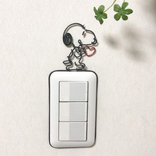 スヌーピー(SNOOPY)のハンドメイド　スヌーピー　スイッチカバー　ワイヤークラフト (インテリア雑貨)