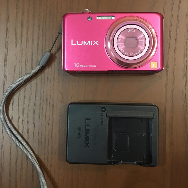 Panasonic(パナソニック)の【美品】Panasonicデジカメ　LUMIX 今週中〆 スマホ/家電/カメラのカメラ(コンパクトデジタルカメラ)の商品写真