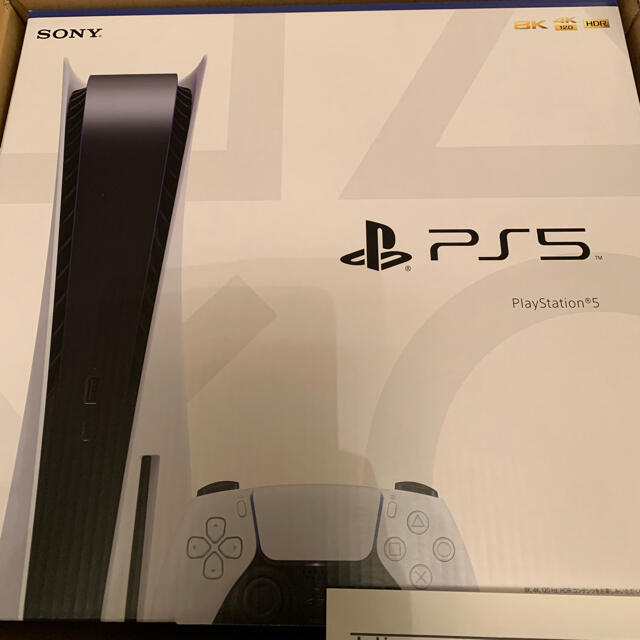 PlayStation(プレイステーション)のPlayStation5 通常版 エンタメ/ホビーのゲームソフト/ゲーム機本体(家庭用ゲーム機本体)の商品写真