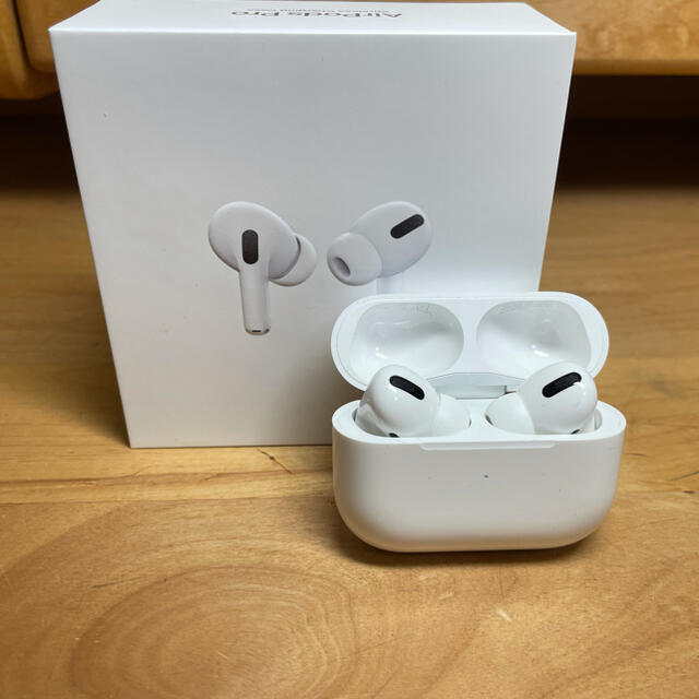 Apple(アップル)のAirPods Pro  スマホ/家電/カメラのオーディオ機器(ヘッドフォン/イヤフォン)の商品写真