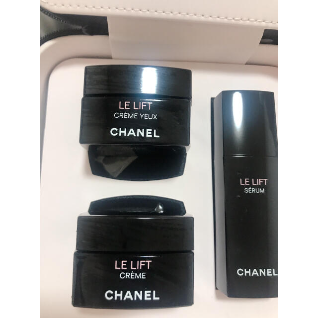 CHANEL LE LIFT セット　ポーチ付き