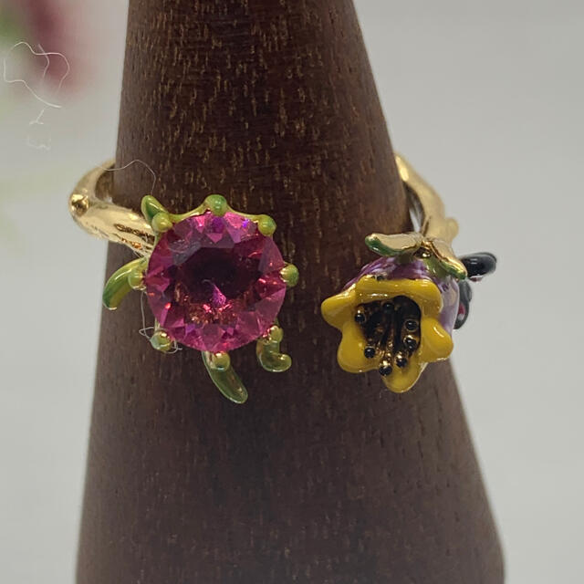 Les Nereides(レネレイド)の✨レネレイド(Les Néréides) ✨お花と蝶々のリング レディースのアクセサリー(リング(指輪))の商品写真